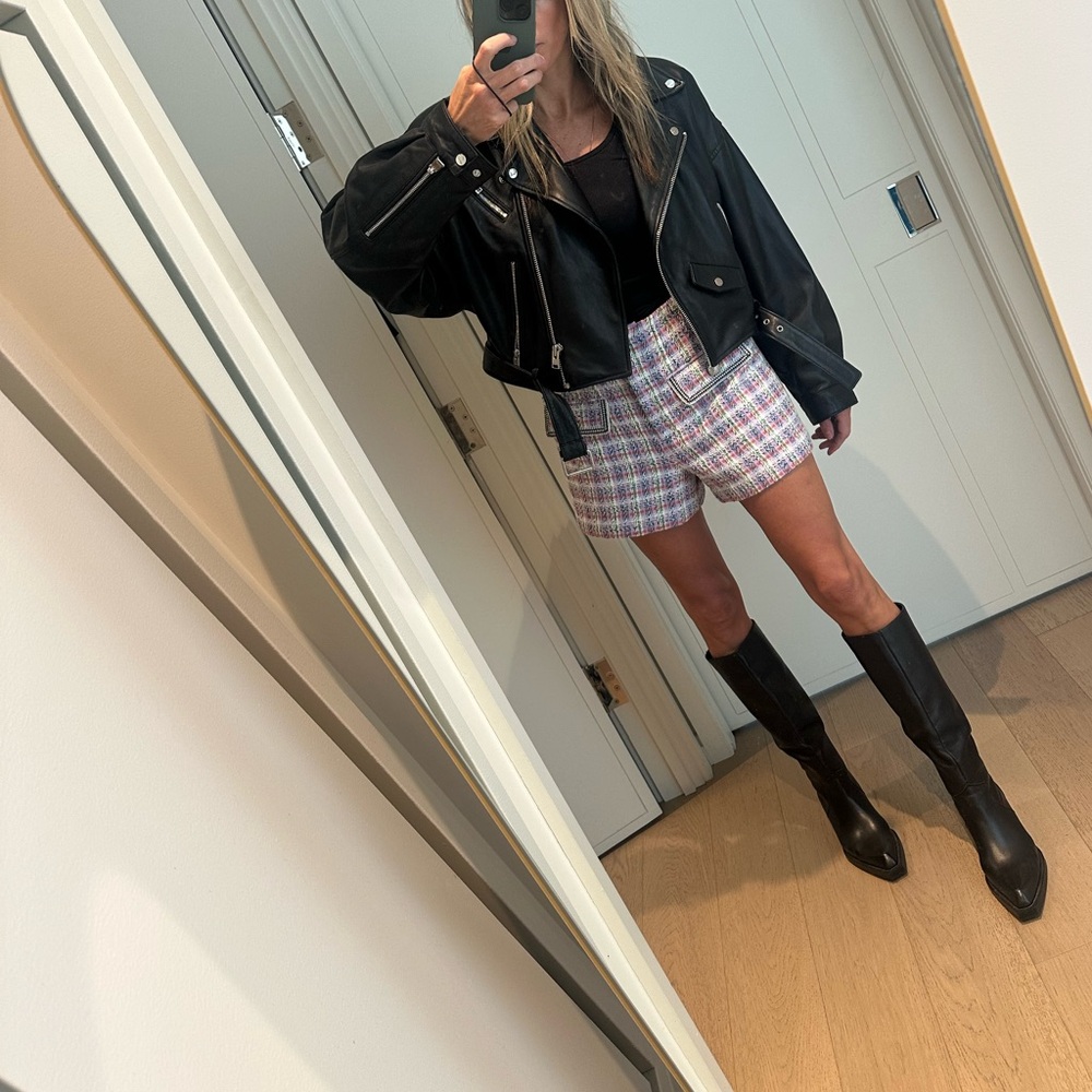 Veronica Beard Patterned Jacket With Plaid Shorts - image 5